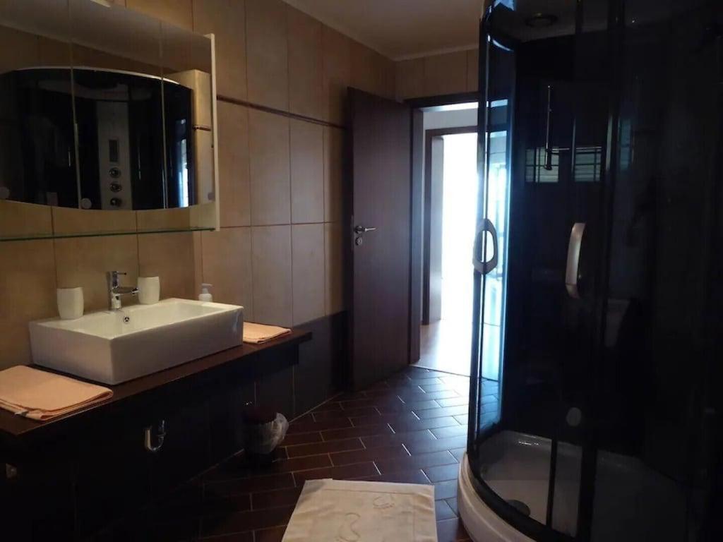 Apartment Ana เซนญ์ ภายนอก รูปภาพ
